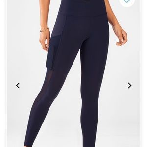 Mika pocket leggings by fabletics